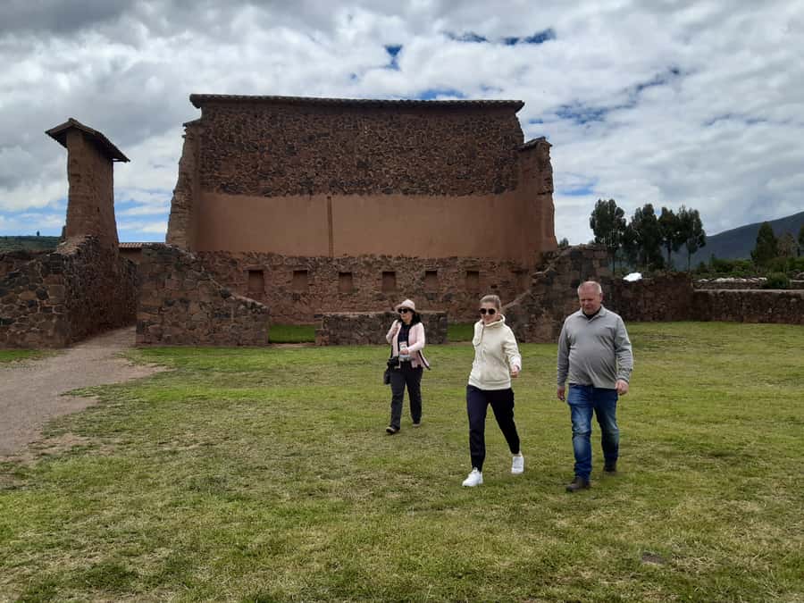 From Cusco: Lake Titicaca with a visit to Uros and Taquile - Cusco to Lake Titicaca, the smart way to do it