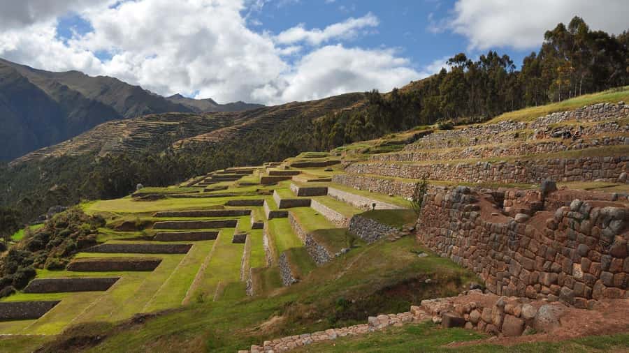From Cusco: Sacred Valley & Maras Salt Mines with Lunch - Transfers, group comfort, and why the guide matters