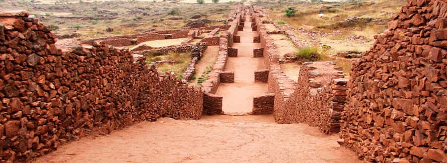 From Cusco: South Valley Villages and Archaeology Tour - Pikillacta: Huari Adobe and the Pre-Inca Contrast