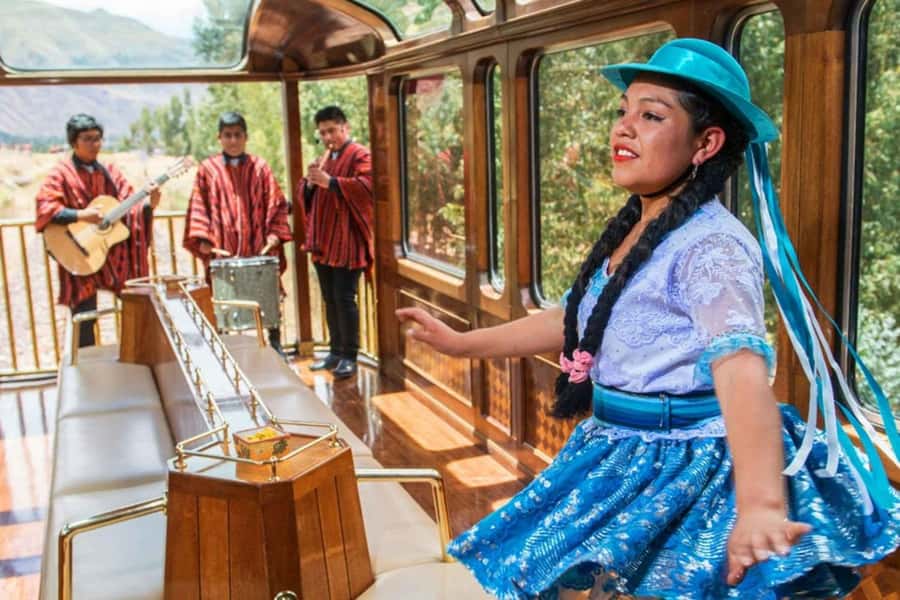 From Puno: Travel to Cusco in Titicaca Train All Inclusive - Puno to Cusco on a train, and why the Andes make it special