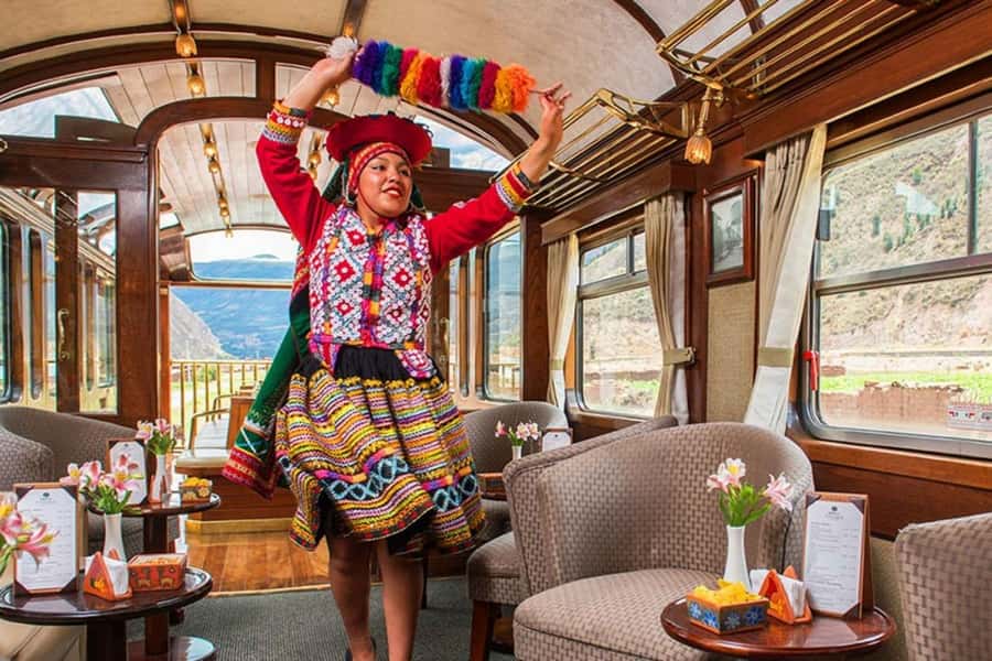 From Puno: Travel to Cusco in Titicaca Train All Inclusive - Hotel transfer, warm welcome, and settling into Pullman-style comfort