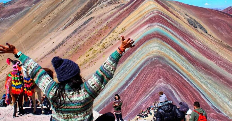 FULL DAY| MOUNTAIN OF COLORS ON HORSEBACK - Horses, Price, and What You Should Confirm Before You Pay