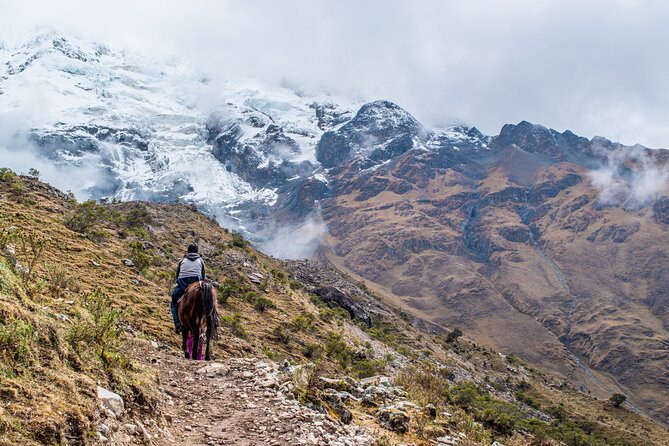 Humantay Lake Tour: Private Full-Day Tour From Cusco - Lunch back in the rhythm of the Andes