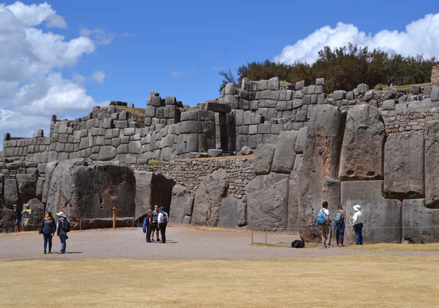 In Cusco: Saqsaywaman, Qenqo, Pukapukara, Tambomachay. - Qoricancha, the Golden Wall, and what you can realistically see