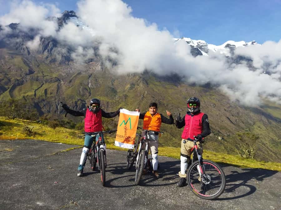 Inca Jungle Trail to Machu Picchu in 4 Days - From Cusco to Abra Malaga, then a 40 km bike drop into Santa Maria