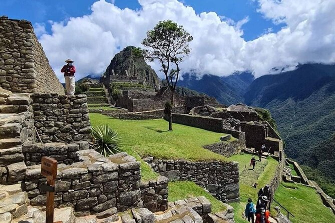 Machu Picchu Full Day Tour from Cusco - The guided Machu Picchu circuit: terraces, sacred zones, and residential sectors