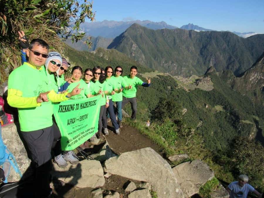 Machu Picchu: Inca Trail 2-Day Overnight Guided Tour - KM 104 to Wiñay Wayna: the hike, the altitude, and the pay-off
