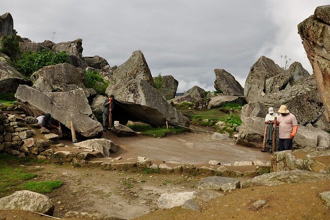 Machu Picchu Private Archaeological and Historical Guided Tour - Pace, walking, and how to prepare for a 3 to 4 hour visit