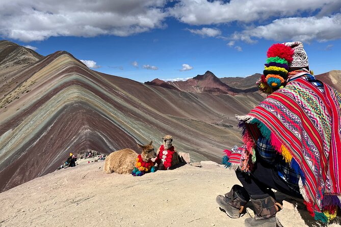 Machupicchu Exclusive Experience - Rainbow Mountain: the long 10-hour climb for the color story