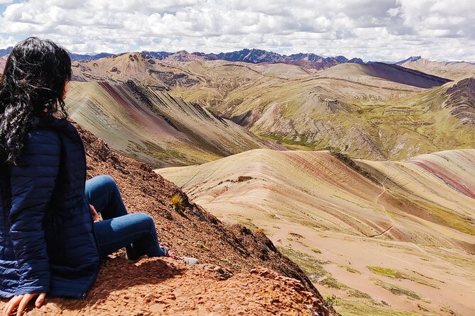 Palccoyo Rainbow Mountains Full Day Tour from Cusco - Checacupe stop: three bridges and a temple with wood, gold leaf, and Diego Quispe