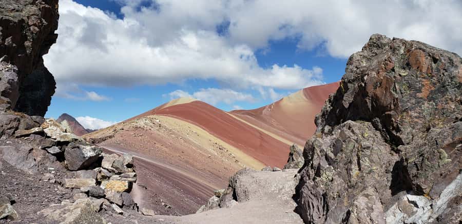 Peru: Rainbow Mountain and Red Valley View Point Tour - Vinicunca summit time: photos, colors, and pacing