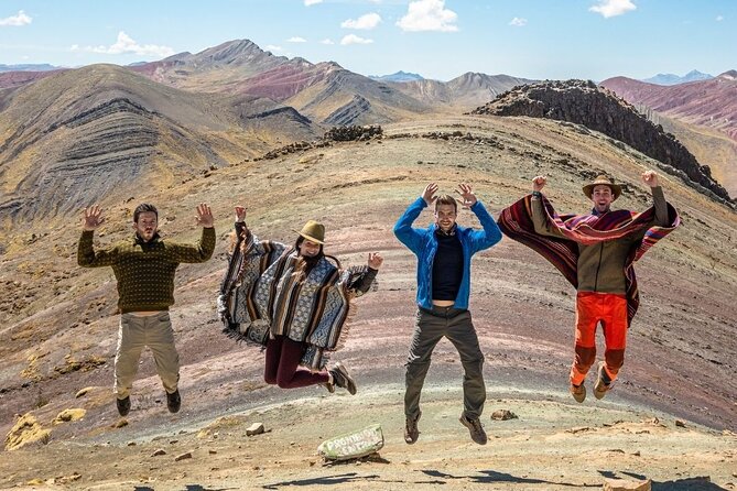 Private Palccoyo Rainbow Hike Without the Crowds - Lunch around 11:45: a real meal, not a snack break