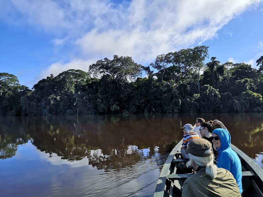 Puerto Maldonado: Lago Sandoval Day Trip with Lunch - Lago Sandoval by rowboat: the quiet way to spot caimans and otters