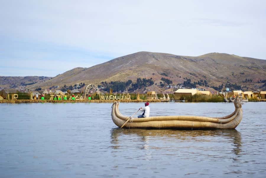Puno: Full-Day Tour of Lake Titicaca and Uros & Taquile - Taquile island lunch: how the day shifts from reeds to craft