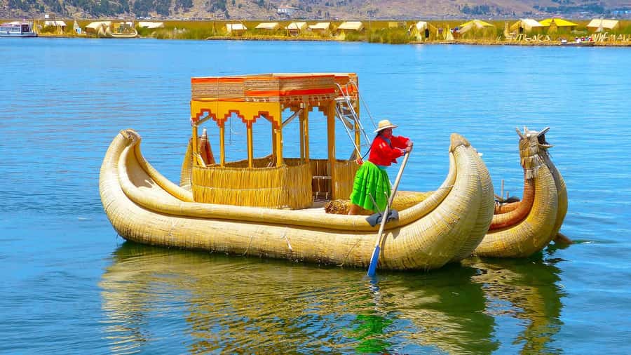 Puno: Lake Titicaca, Uros, and Taquile Full-Day Tour - Taquile Island: Quechua Social Systems and Hand-Weaving Up Close