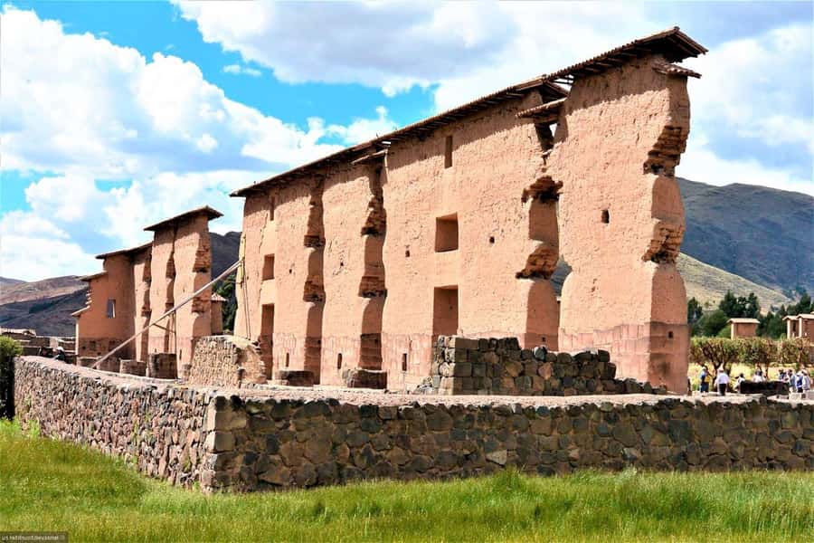 Puno: Route Of The Sun to Cusco with Lunch and Ticket Option - Buffet lunch in between archaeology and churches