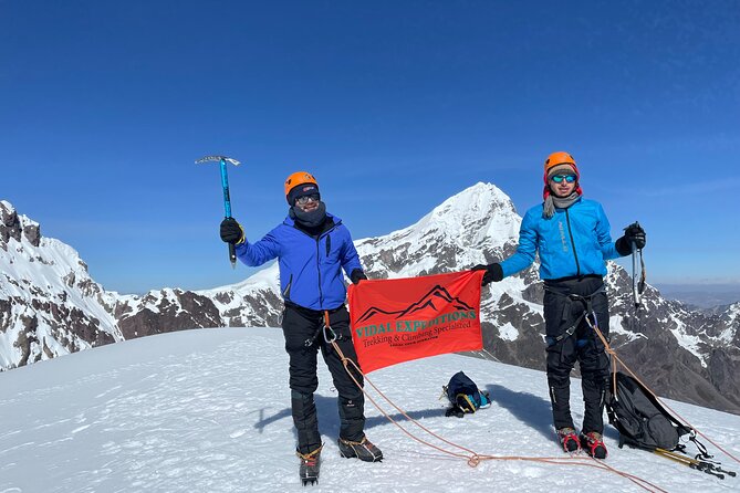 Qampa Climbing 2 Days in Ausangate - Day 1 to Pacchanta base camp: Azulccocha lunch and acclimatization work
