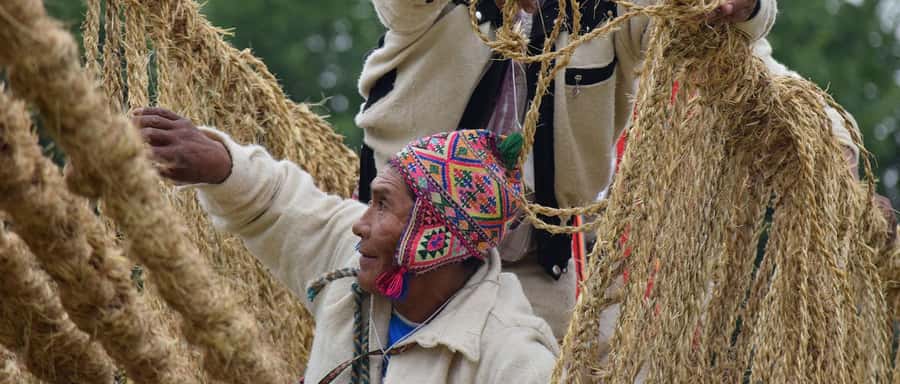 Queswachaka : Tour Inca bridge - Transportation and the guide: how the day stays understandable