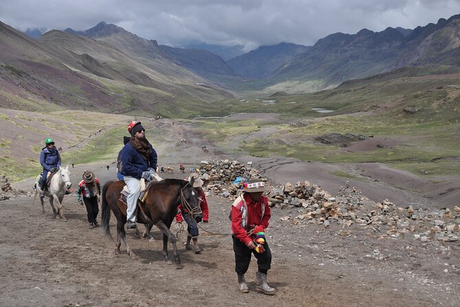 Rainbow Mountain Cusco Full Day - The 7-colors payoff at Vinicunca: when to stop rushing and start watching