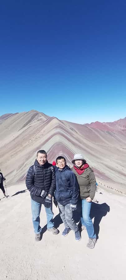 rainbown mountain Vinicunca 1 day - Sunrise trailhead to summit: what the guides do with your time