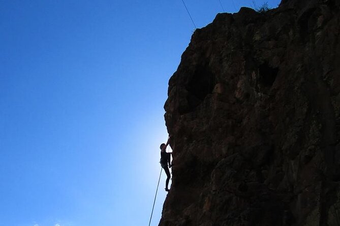 Rock Climbing full day - Beginner to advanced routes: how the guide helps you keep climbing