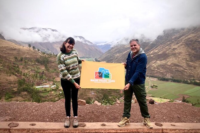 Sacred Valley of the Incas Tour with Moray & the Salt Mines - Pisac and its plaza, what to look for (and what to skip)