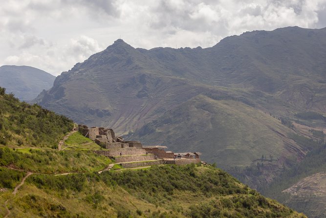 Sacred Valley - Pisac and Ollantaytambo day tour - Taray Viewpoint for the Sacred Valley postcard shots