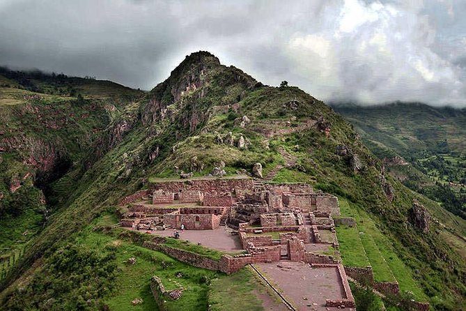 Sacred Valley Private Tour: Chinchero, Ollantaytambo and Pisaq - Private transport and an English guide who keeps the day on track
