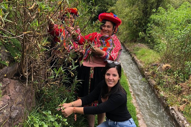 Sacred Valley Textile Workshop – Dyeing & Weaving in Cusco - Spinning and yarn prep: the behind-the-scenes work most tours skip