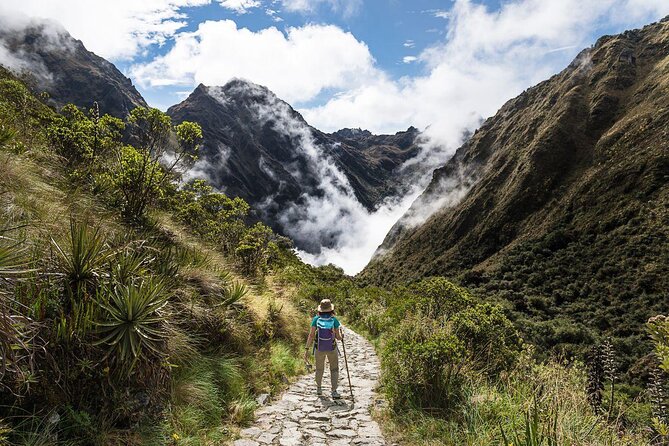 Small Group: 4-Day Inca Trail Trek to Machu Picchu - The Sacred Valley drive to Km 82, plus Wilka Rakay views