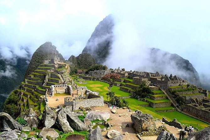 Small-Group Day Tour to Machu Picchu - From Aguas Calientes to Machu Picchu: the bus step that compresses the day