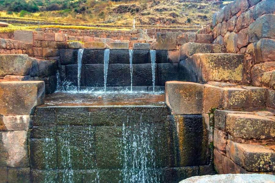SOUTH VALLEY CUSCO - Tipon terraces and irrigation canals, where the engineering is the star