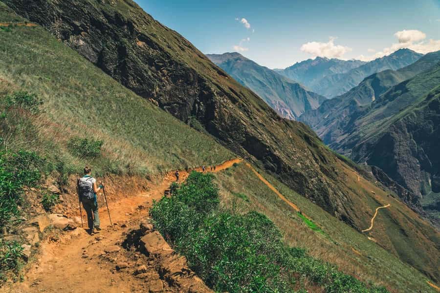 Trek to Choquequirao 4 days - Day 1: Capuliyoc Descent, Chiquisca Lunch, Santa Rosa Camp