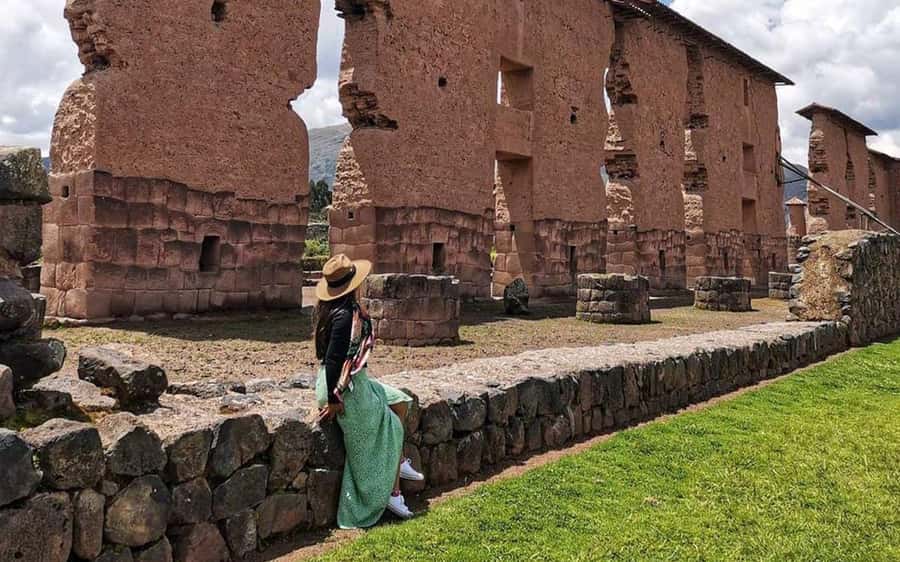 TRIP FROM PUNO TO CUSCO WITH THE ROUTE OF THE SUN - Raqchi Archaeological Park: Wiracocha, colcas, and stone architecture