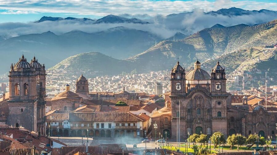 TRIP FROM PUNO TO CUSCO WITH THE ROUTE OF THE SUN - Arriving in Cusco and getting to your hotel