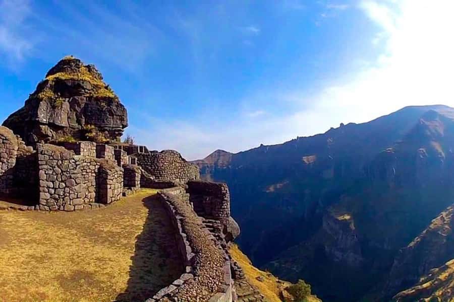 "Waqra Pucara, The Majestic Fortress Revealing Secrets of the Andes". - The 4:30 a.m. pickup that shapes the whole day